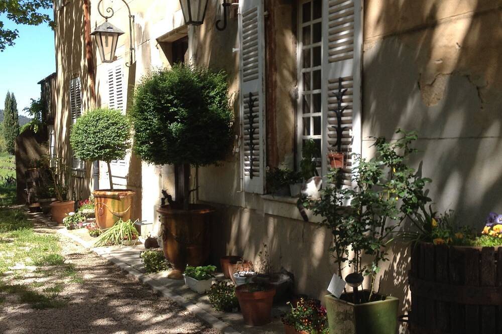 B&b Chambres d'Hôtes - Bastide typiquement Provençale in Brignoles, Région de Brignoles