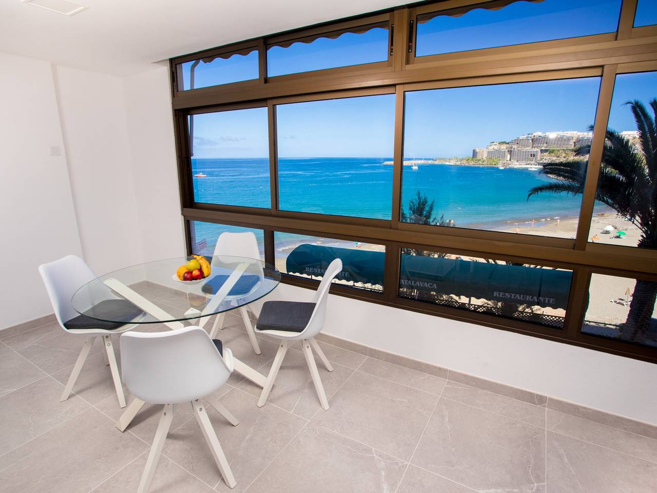 Casa moderna frente al mar en Patalavaca in Arguineguín, Mogán