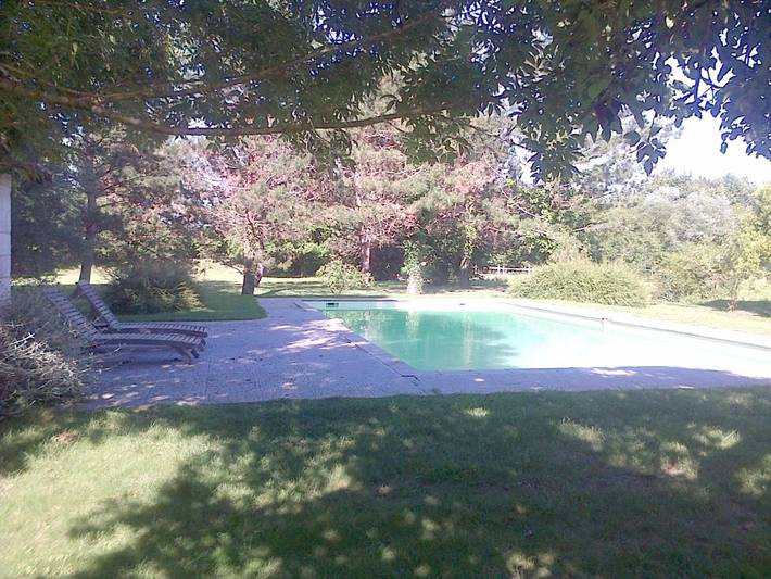 Location de vacances pour 5 personnes, avec jardin ainsi que piscine et vue à Fronsac - 4