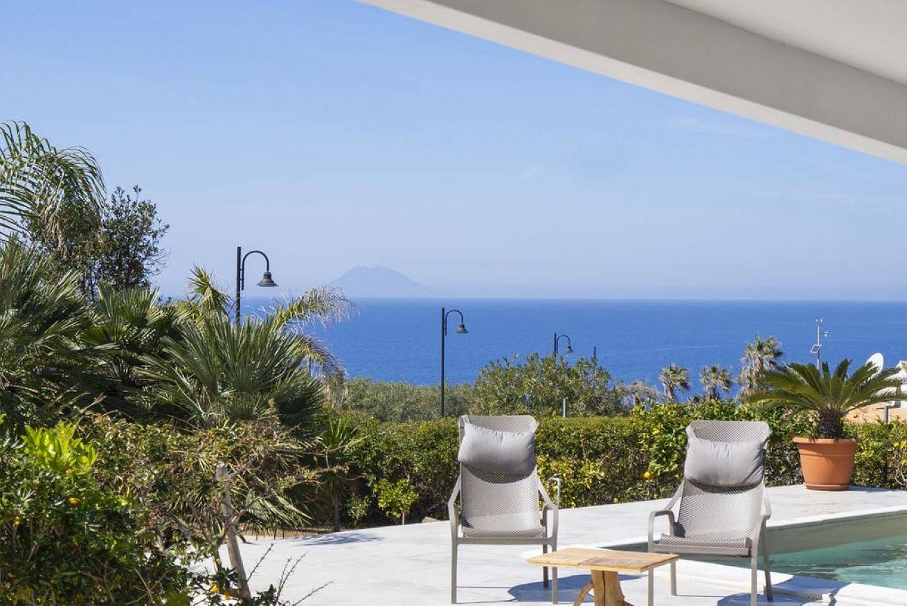 Appartamento intero, Villa Tramonto sullo Stromboli  in Faro Capo Vaticano, Provincia di Vibo Valentia