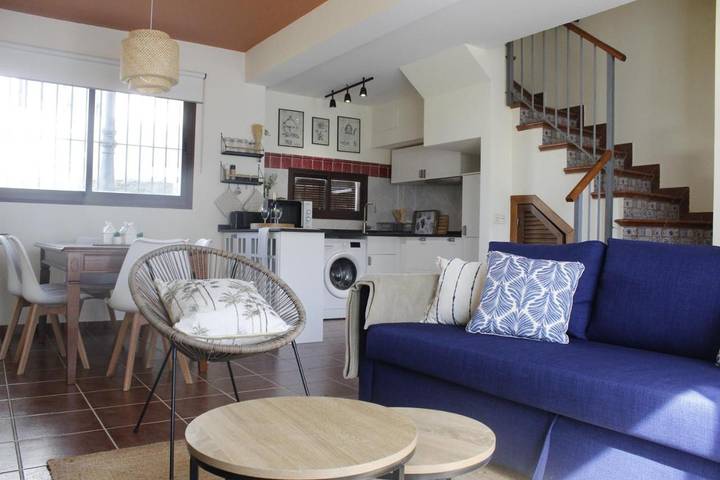 Casa rural para 6 personas, con Terraza y Jardín además de Piscina para niños y Piscina en El Ronquillo - 2