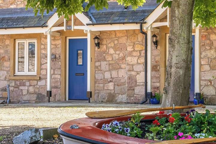 Glamping for 4 people, with garden in Northumberland Coast