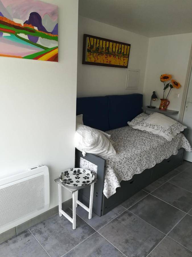 Gîte pour 2 personnes, avec terrasse à Colombiers - 2