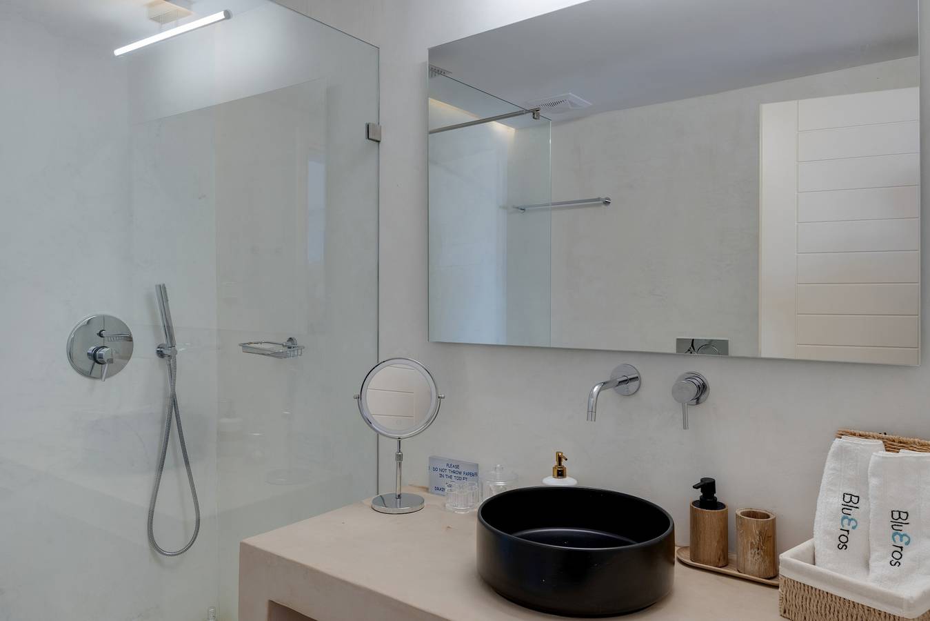Villa "Blueros - Main" with Sea View, Shared Pool & Wi-Fi in Poseidonia, Syros