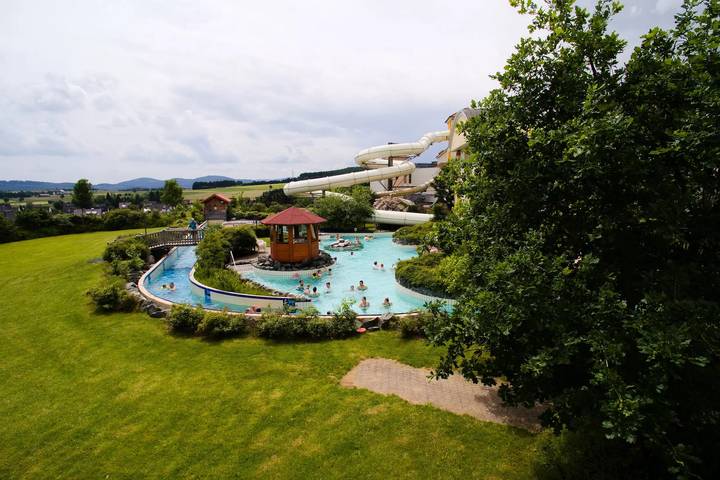 Wohnwagen für 8 Personen im Sauerland - 3