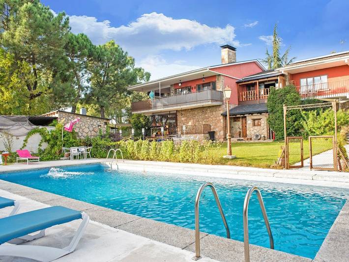 Cabaña para 2 personas, con Jacuzzi y Jardín además de Piscina y Sauna en Cercedilla
