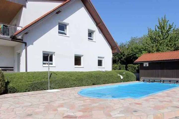Ganze Wohnung, Ferienwohnung mit Pool in ruhiger Lage in Gyenesdias, Balaton Hochland Nationalpark
