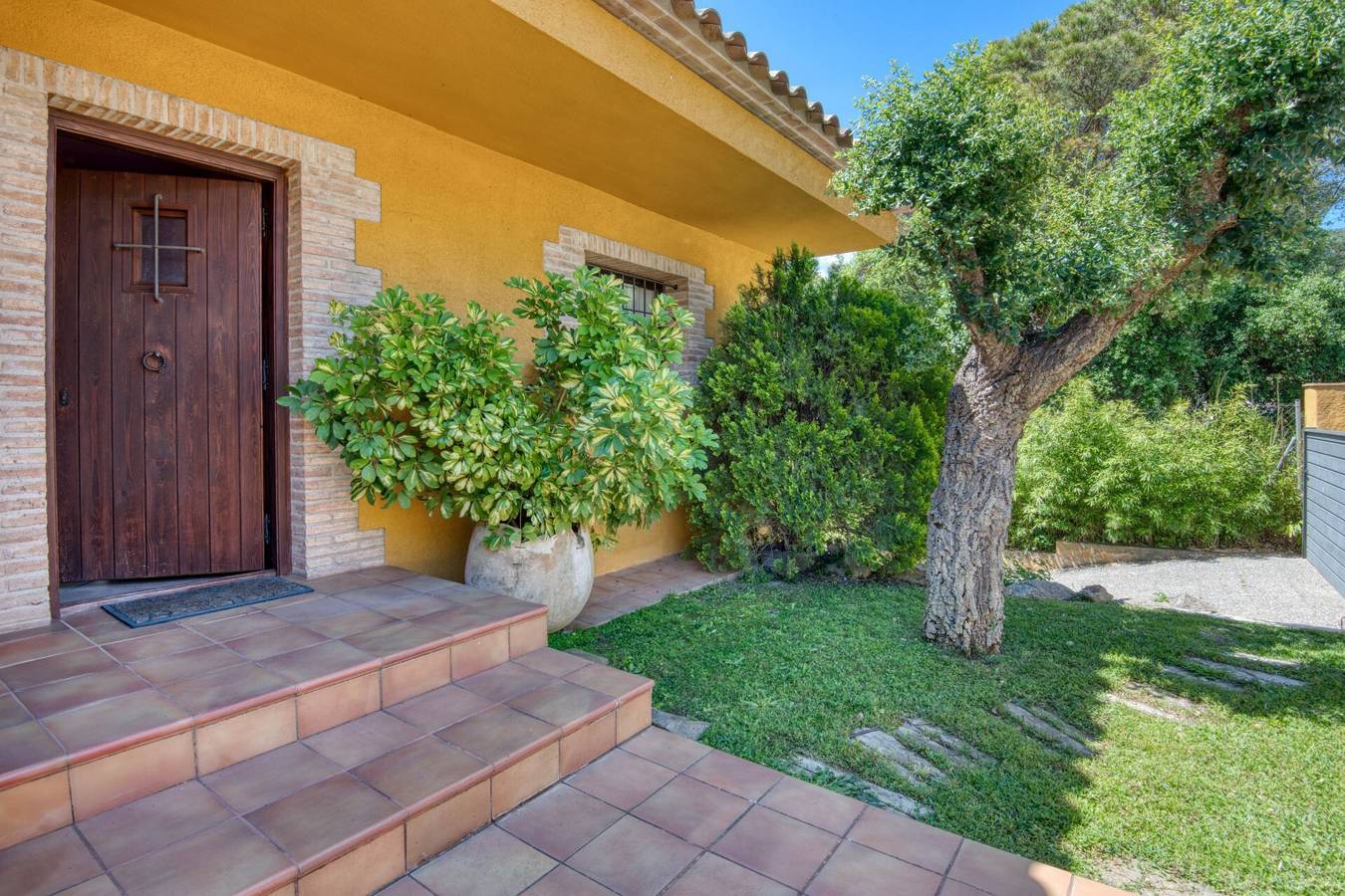 Villa els ocells – Ruhiges Haus mit Pool und schönem Garten in Mas Ambros, Calonge