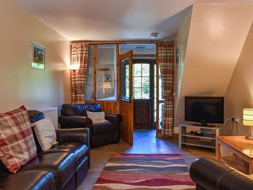 Log Cabin for 6 People in Swansea region, Photo 1