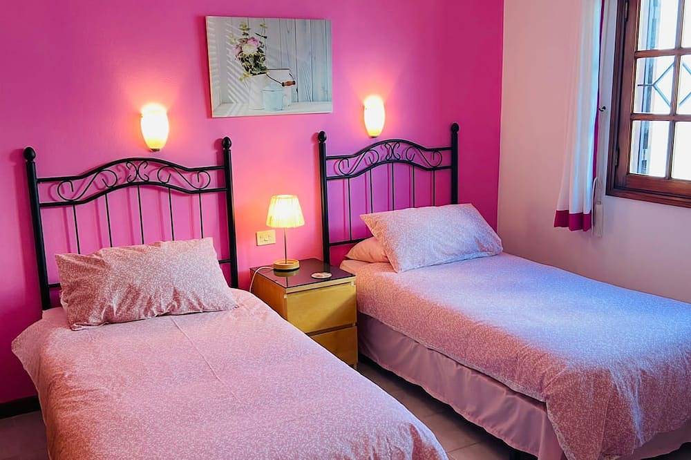 Die Villa ist hervorragend in einem kleinen Komplex gelegen in Puerto del Carmen, Tías