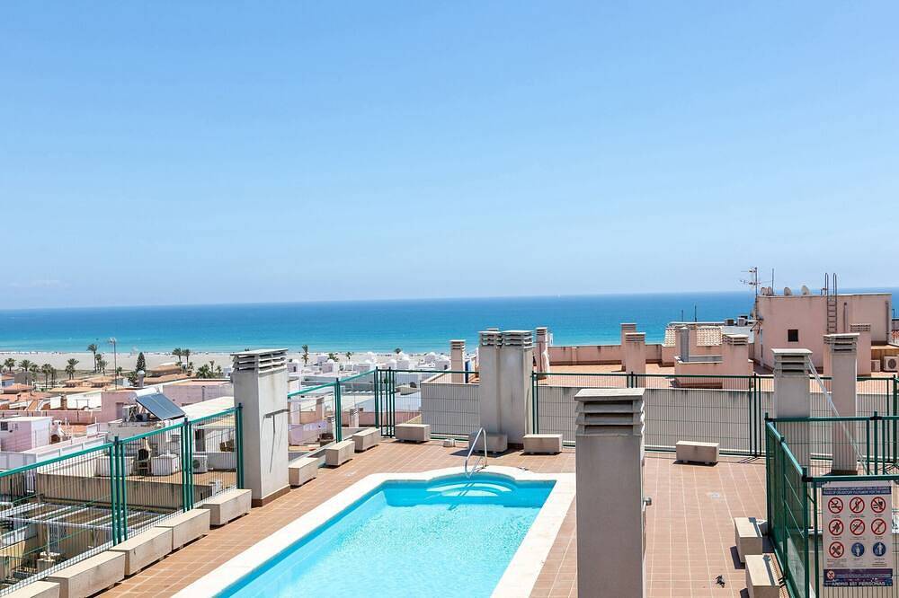 Entire apartment, Sunny Apartment Near Paseo in Garrucha, Costa de Almería