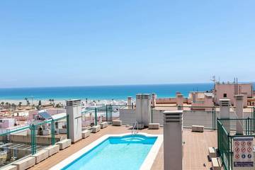 Gîte pour 5 personnes, avec jardin ainsi que balcon et piscine à Garrucha