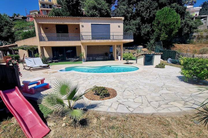 Villa pour 8 personnes, avec jardin, animaux acceptés à Cagnes-sur-Mer
