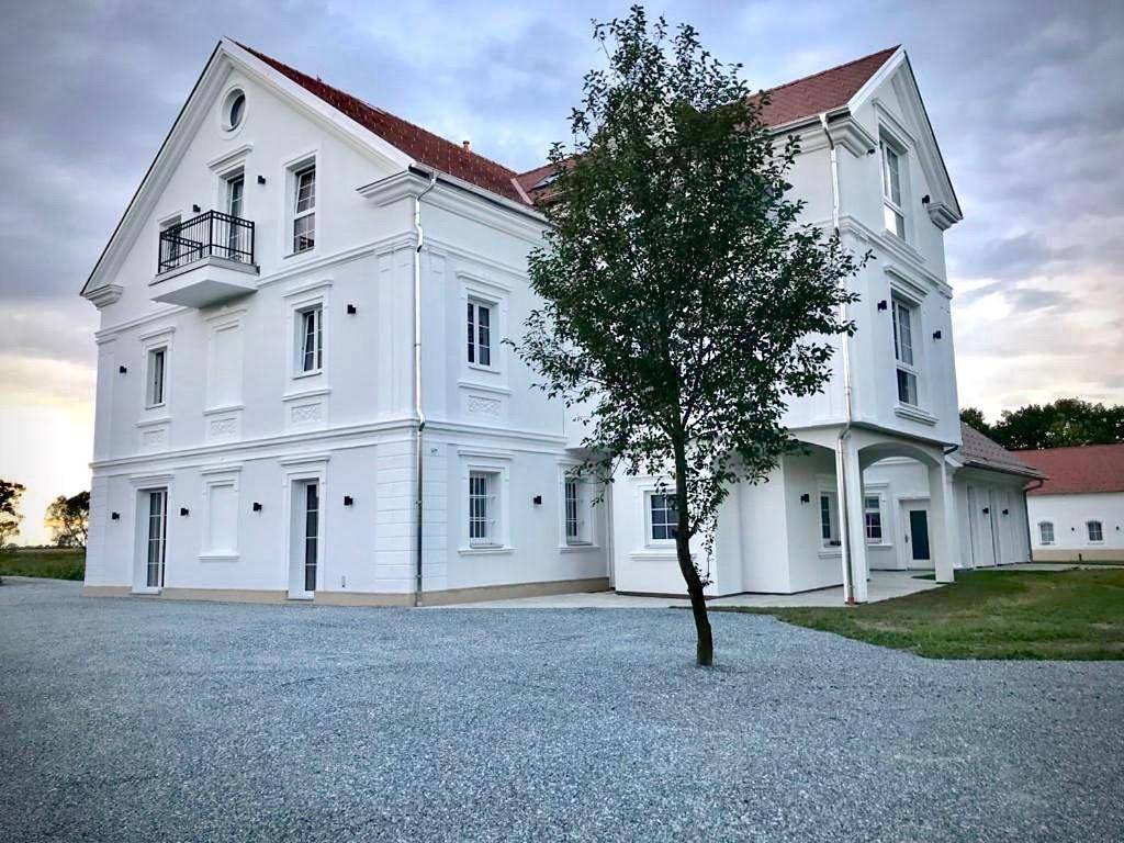 Ganze Wohnung, Ferienwohnung für 2 Personen mit Garten in Eltendorf, Bezirk Jennersdorf