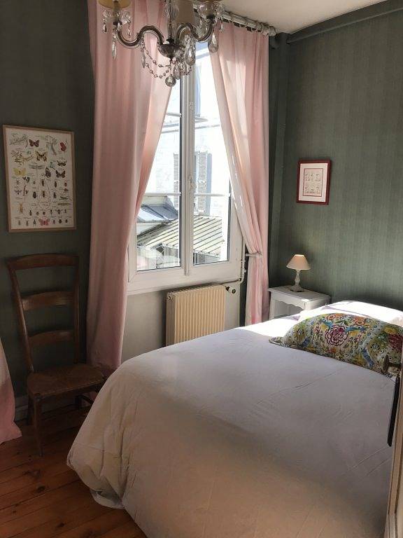 Chambres d'hôtes « Entre Cour et Jardin » - 2 chambres in Provins, Seine-et-Marne