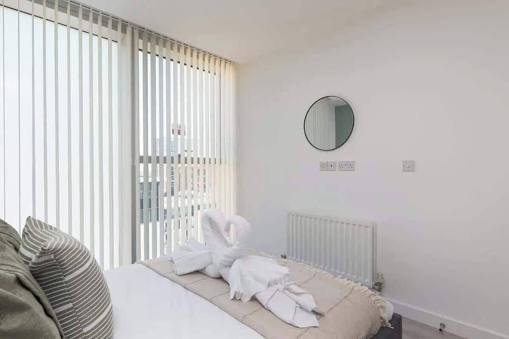 Entire apartment, 1-Bed | Breathtaking City Views + Free Parking in Milton Keynes, South East England