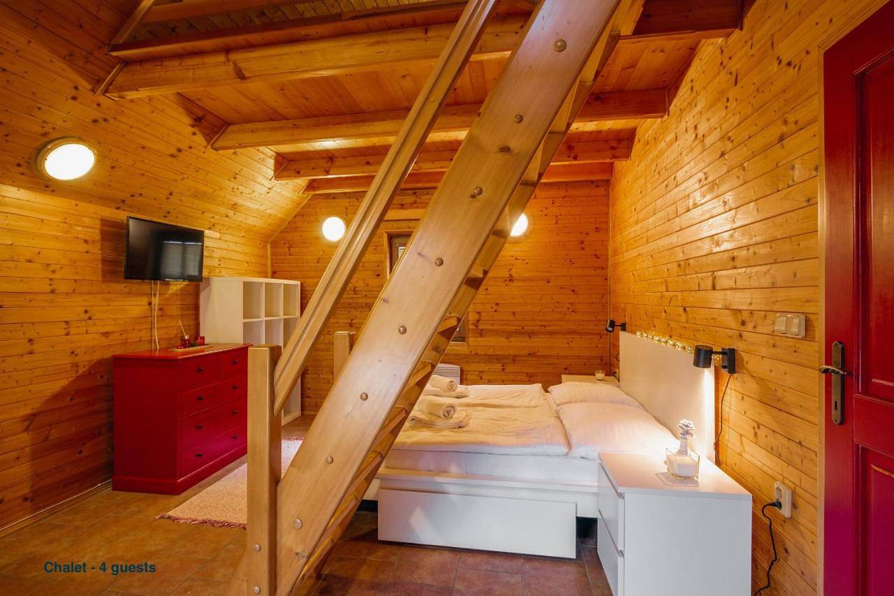 Chalets & Apartments - Base Camp Medvědín in Szpindlerowy Młyn, Trutnov region
