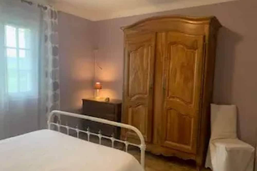 Homerez - Family Villa with Pool in Milhaud - 100 m² in Milhaud, Nimes region