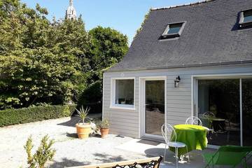 Gîte pour 2 personnes, avec jardin et terrasse à Plonéour-Lanvern