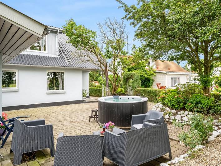Ferienhaus für 10 Personen, mit Terrasse und Sauna in Jegindø