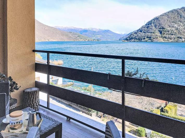 Gîte pour 4 personnes, avec balcon à Porto Ceresio