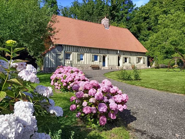 Maison de vacances pour 9 personnes, avec Balcon/Terrasse ainsi que Terrasse et Jardin à Offranville