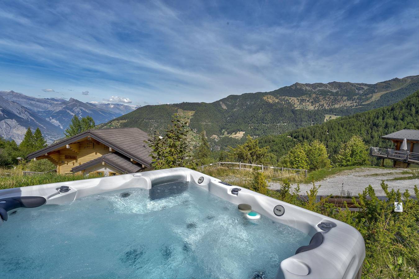 Chalet Chalet Snowfall - jacuzzi - views in La Tzoumaz, Riddes