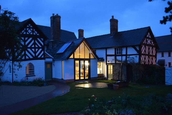 Holiday rental for 13 people, with garden and terrace, with pets in Herefordshire