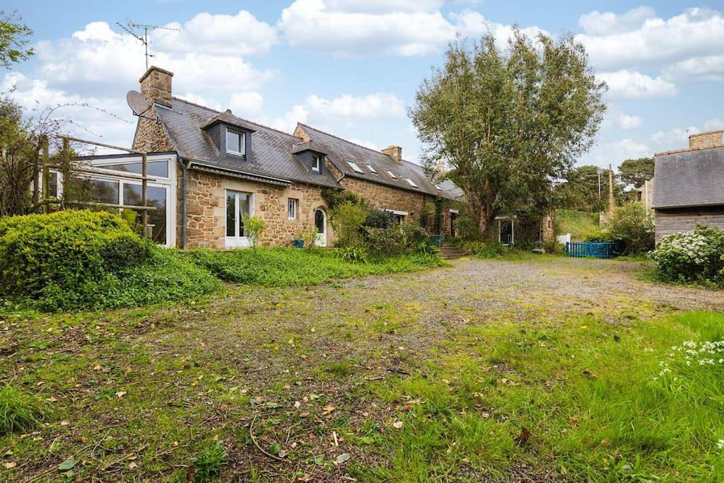Belle maison chaleureuse à 50m de la mer in Pors Guyon, Lanmodez