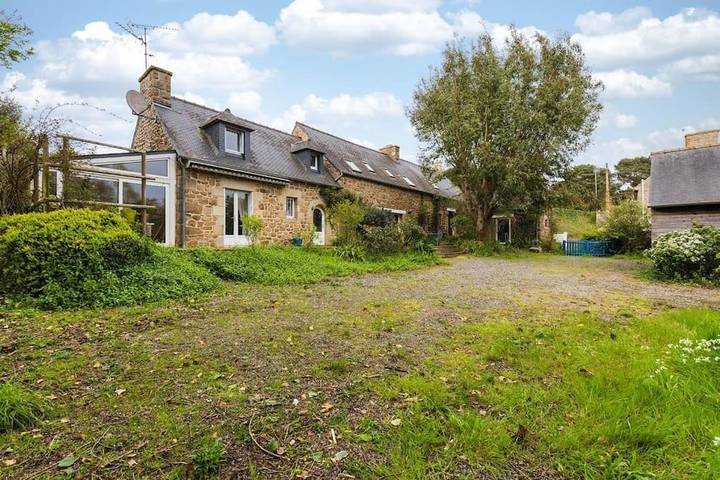 Location de vacances pour 9 personnes, avec jardin et terrasse à Lanmodez - 4