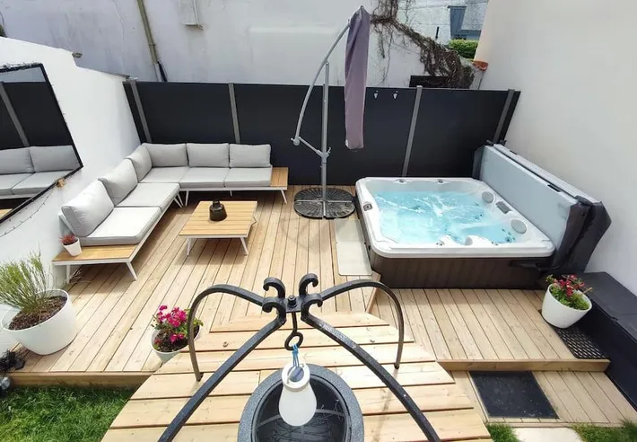 Holiday home for 4 people, with garden and hot tub - 1