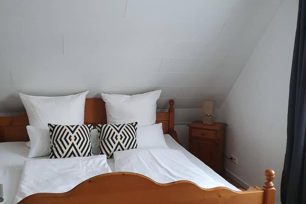 Ganze Wohnung, Gemütliche ruhige Ferienwohnung in Homburg-Kirrberg mit kleinem Balkon in Homburg, Saarpfalz-Kreis
