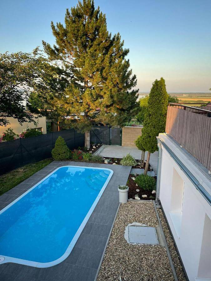 Ferienhaus für 17 Personen, mit Ausblick und Seeblick sowie Garten und Pool, mit Haustier - 1