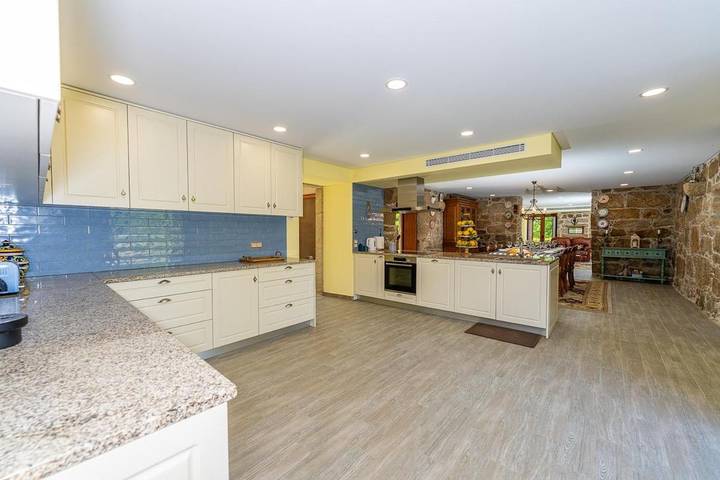 Location de vacances pour 10 personnes, avec vue ainsi que jardin et piscine dans Moreira do Lima - 2