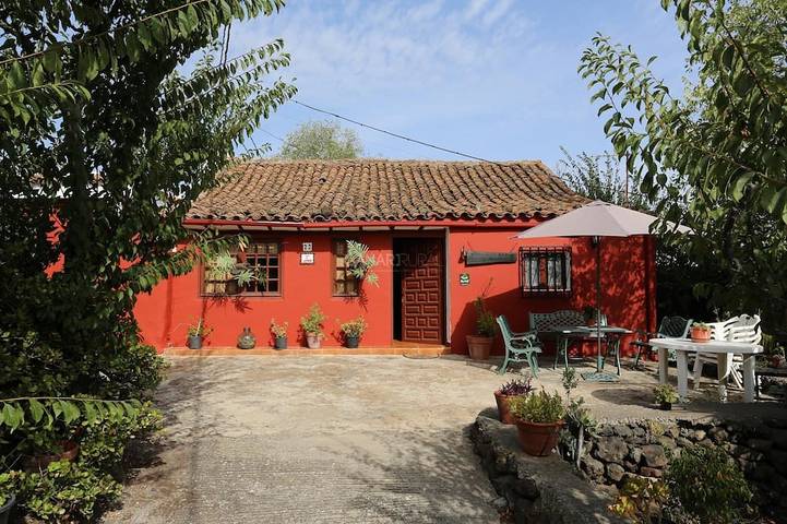 Casa rural para 6 personas, con piscina además de balcón y jardín - 1
