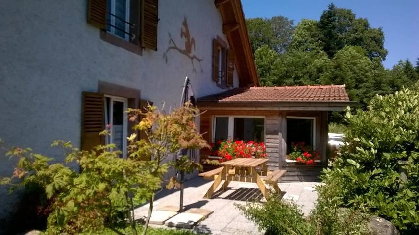 Gîte pour 10 personnes, avec jacuzzi et jardin à Fresse