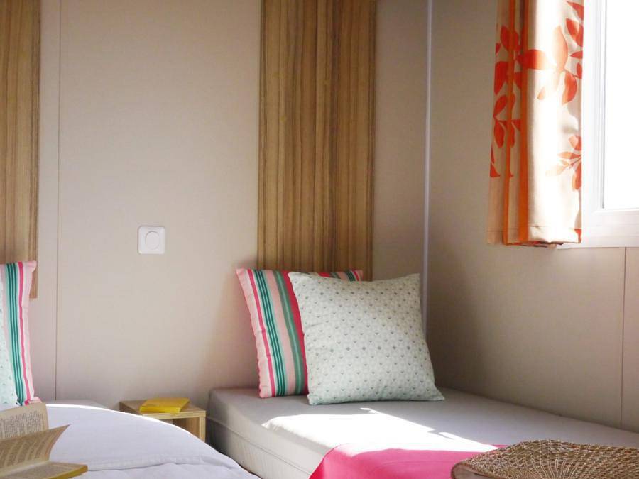 Camping Le Bellevue - Mobilhome 4 personnes - Grand Confort - 27 m² - 2 chambres in La Tranche-sur-Mer, Vendée