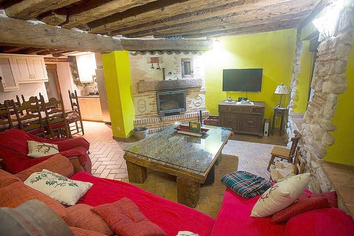 Casa rural para 14 personas, con piscina además de jacuzzi y jardín en Provincia de Segovia - 2
