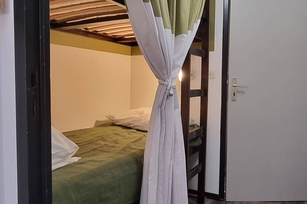 Ganze Wohnung, Cosy 30m2 apartment 2 minutes from the spa, 5 minutes from the town center in Luz-Saint-Sauveur, Nationalpark Pyrenäen