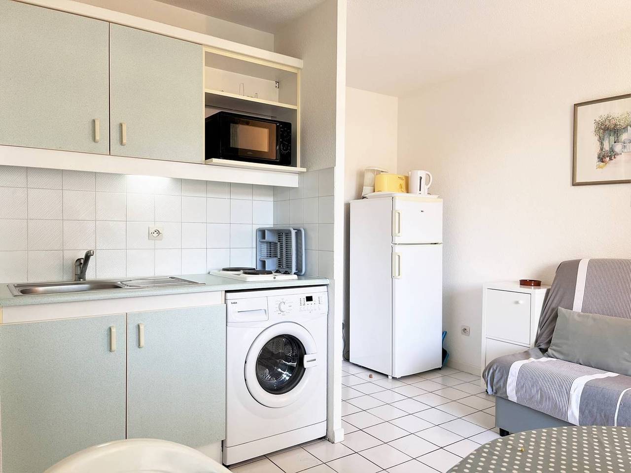 Ganze Wohnung, Familienfreundliche 2-Zimmer-Wohnung mit Pool, Terrasse & Parkplatz im ruhigen Quartier in Le Lavandou, Parc national Port-Cros