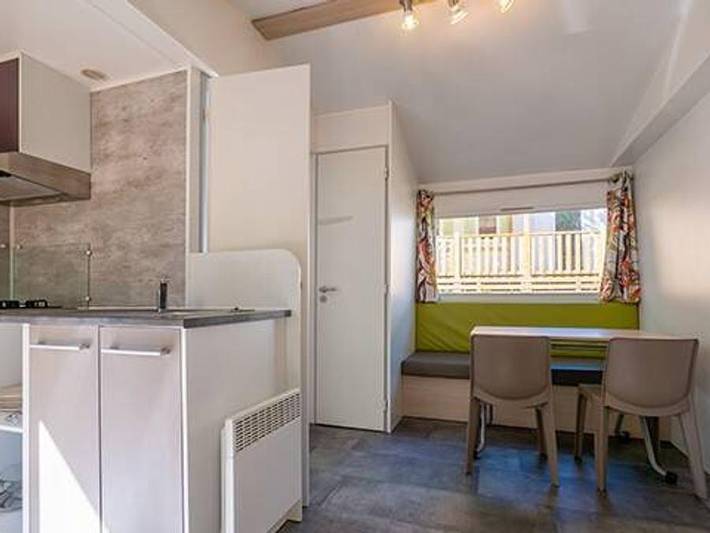Camping pour 6 personnes, avec terrasse ainsi que sauna et piscine à Vias - 4