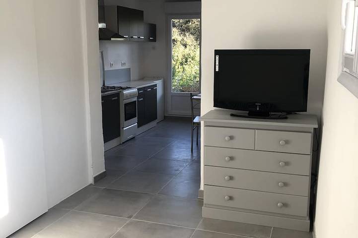 Location de vacances pour 2 personnes, avec jardin et balcon à Orgone - 2