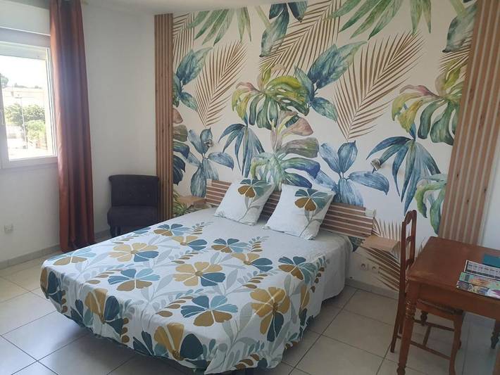 Chambre d’hôte pour 2 personnes, avec Terrasse et Jardin ainsi que Piscine et Vue