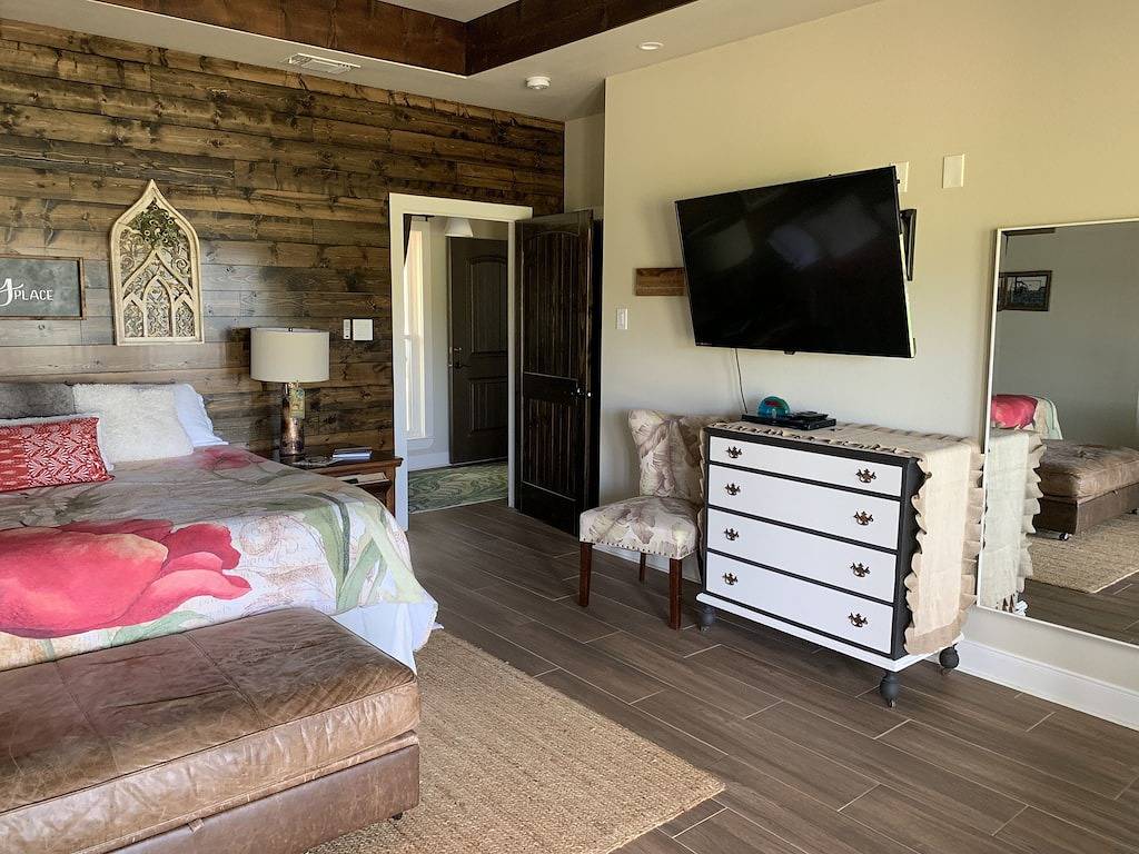 Ganze Wohnung, Roomy Master Suite - Perfect for 2-3 adults Or 2 adults 1 child, min age 8 yrs in Van Zandt County