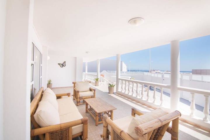 Casa rural para 6 personas, con vistas además de terraza y piscina en San Bartolomé - 4