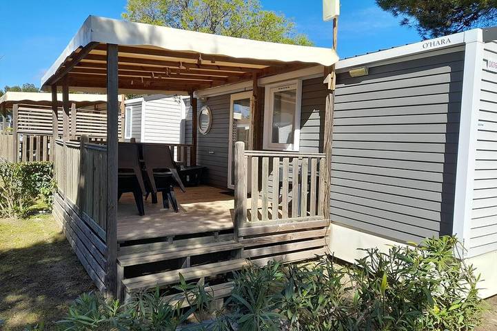 Camping pour 4 personnes, avec terrasse et piscine à Torreilles