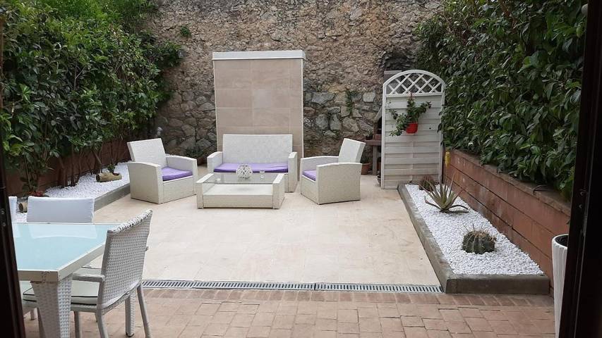 Holiday rental for 8 people, with Terrace and Garden as well as View in Tropea