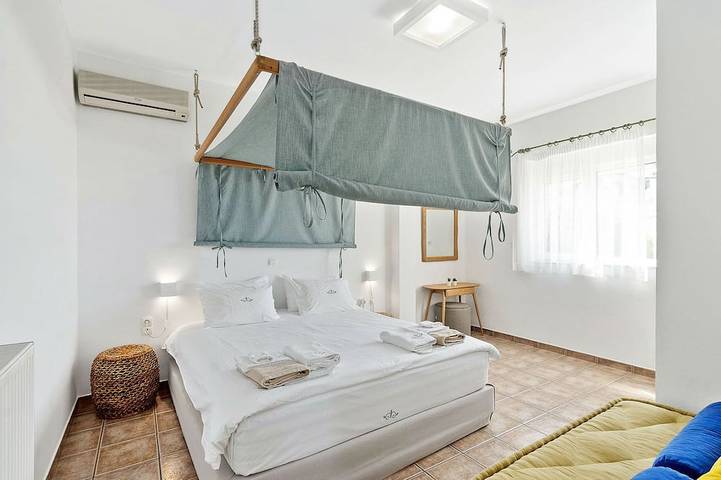 Villa Penelope – Seafront Bliss & Sunset Views in Akrotiri (Chania), Chania region
