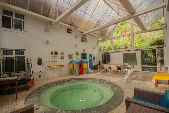 Casas e apartamentos de temporada para 17 pessoas, com balcão e sauna e ainda jardim em Ceará