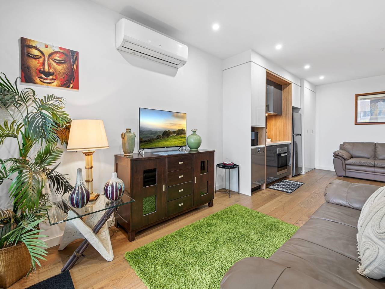 Entire apartment, Spacious 2-Bed Apartment in Hughesdale in Monash City, Melbourne